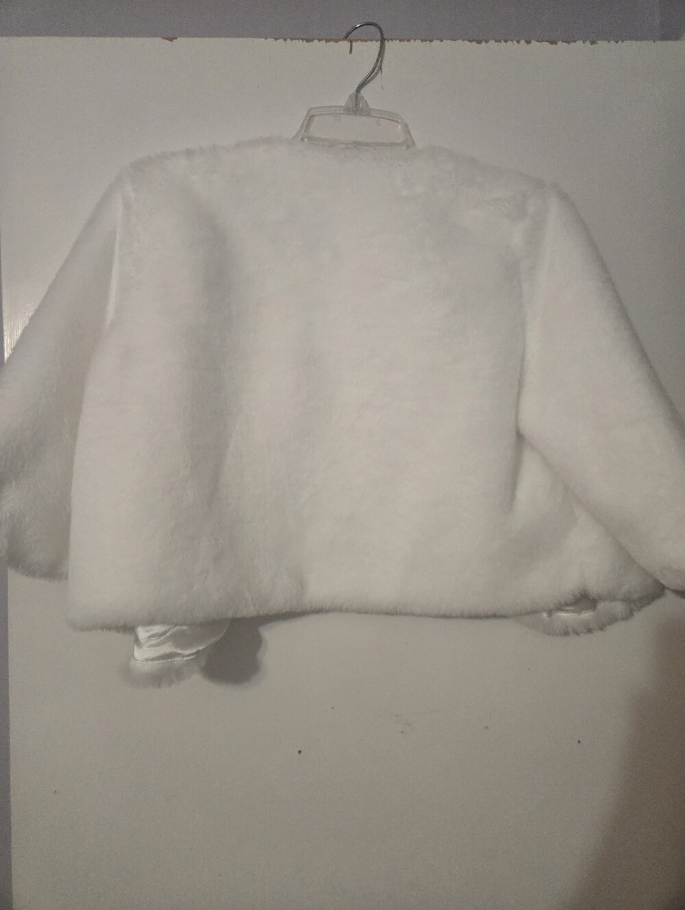 White Embellished Faux-Fur Shrug for Women - Picture 3 of 3
